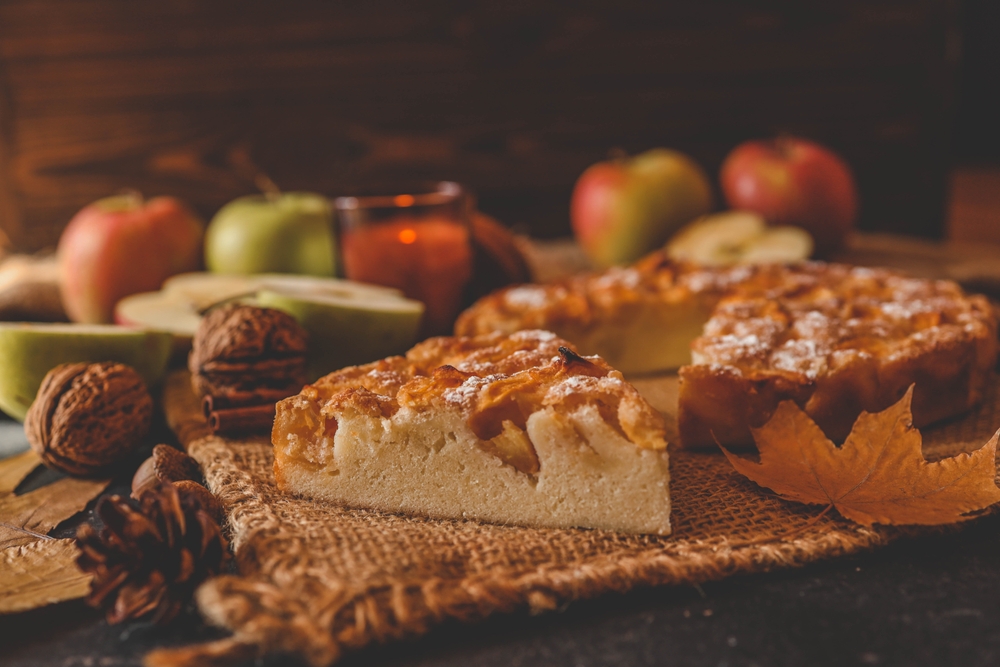 Top,View,Of,A,Freshly,Baked,Apple,Pie,Surrounded,By